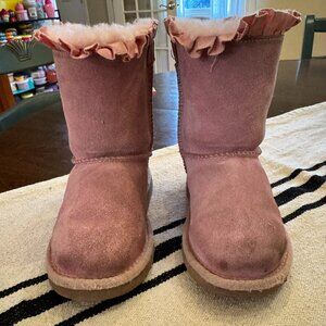 UGG Bailey Classic Bow Light Pink Boots Girls Size USA 10